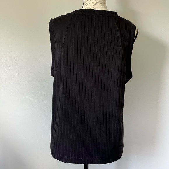 Evereve Black Tee - Picture 3 of 5